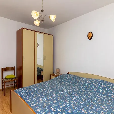 11278a Apartment *