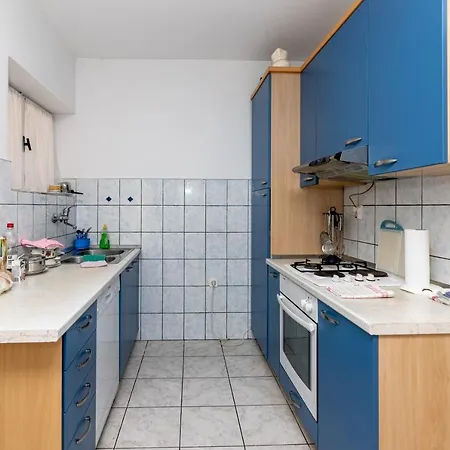 11278a Apartment *