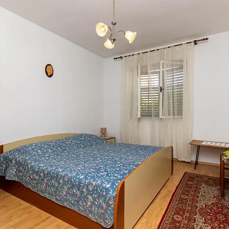 11278a Apartment *