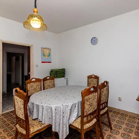 11278a Apartment *